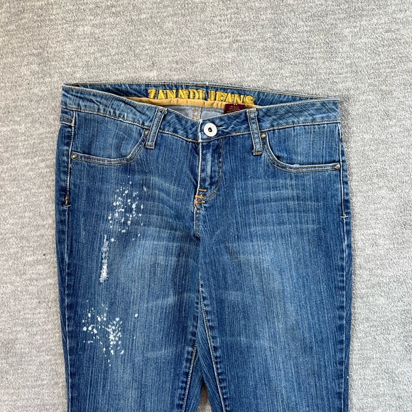 Zanadi Distressed Bleach-Spattered Low-Rise Bootcut Jeans Sz. 11 Jr. - Picture 3 of 7